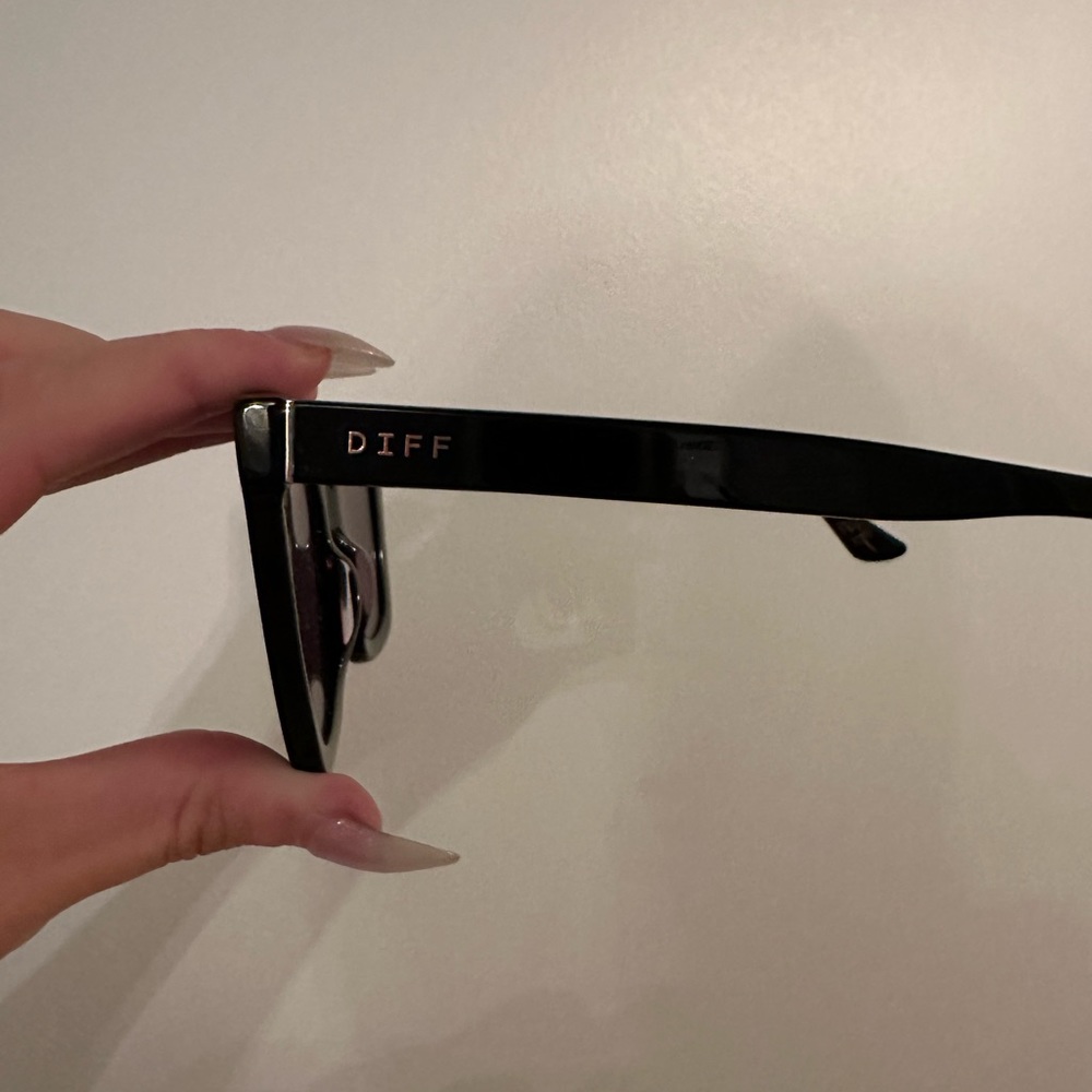 Black Diff Sunglasses - image 4